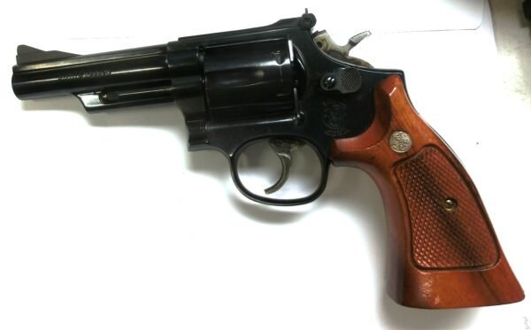 Revolveri, S&W 19-6, 4" piippu,  357 Magnum, käytetty - Image 2