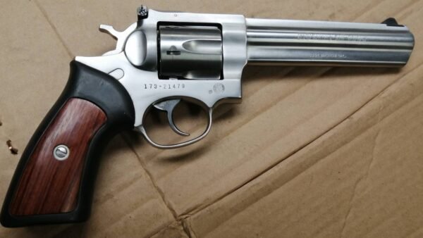 Revolveri, Ruger GP100, 357mag , Stainless,  Käytetty